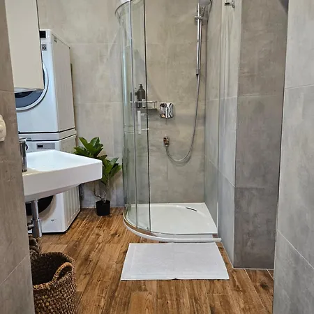 아파트 Design 3Br Old Town Apt With Castel & Cathedral View-Free Parking