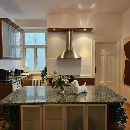 Design 3Br Old Town Apt With Castel & Cathedral View-Free Parking 아파트 브라티슬라바