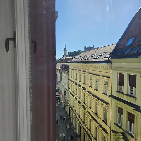 Design 3Br Old Town Apt With Castel & Cathedral View-Free Parking